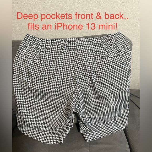 Nike Golf Shorts with real POCKETS!! - Picture 4 of 7